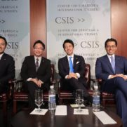 CSISでのパネルディスカッション後の一幕
